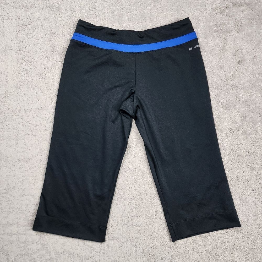 Nike Dri-Fit Crop Workout Shorts Size Small